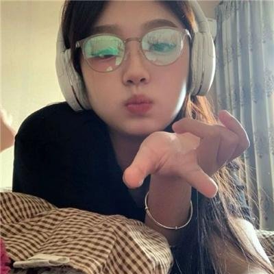 三条黑暗的街道